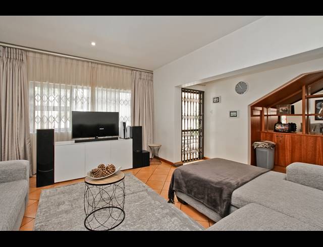 4 BEDROOM HOUSE FOR SALE IN KENSINGTON